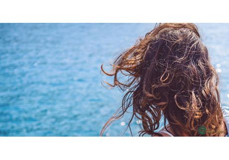 Capelli al sole. Consigli pratici e prodotti naturali per proteggerli